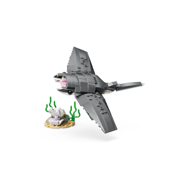 Lego Creator 3 in 1 Fierce Shark with a Treasure Chest